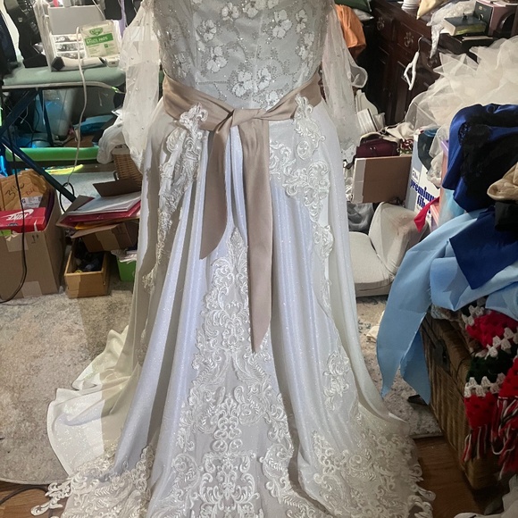 Handcrafted Iridescent Elven lace Wedding Dress - Picture 1 of 12